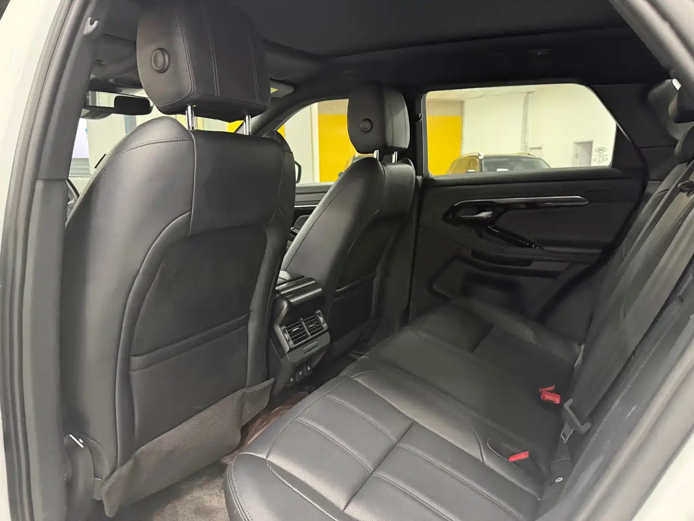 Land Rover Range Rover Evoque 2020 249PS R-DYNAMIC S Sport Edition фото 6