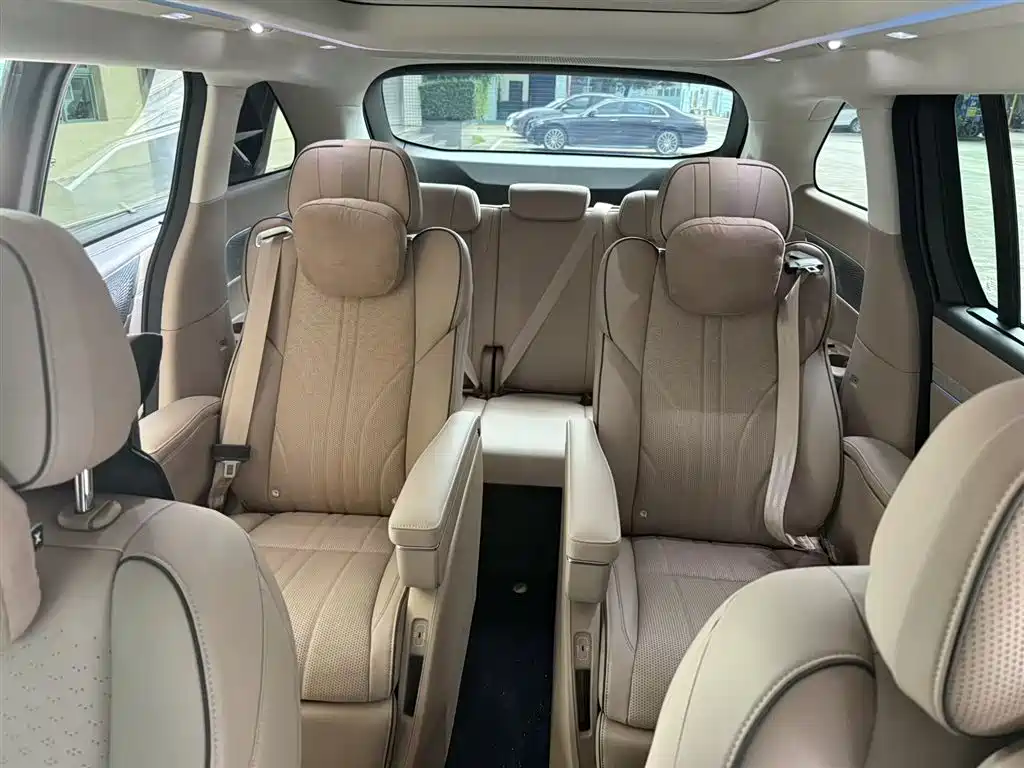 XPeng X9 2025 Extended Range Edition фото 6