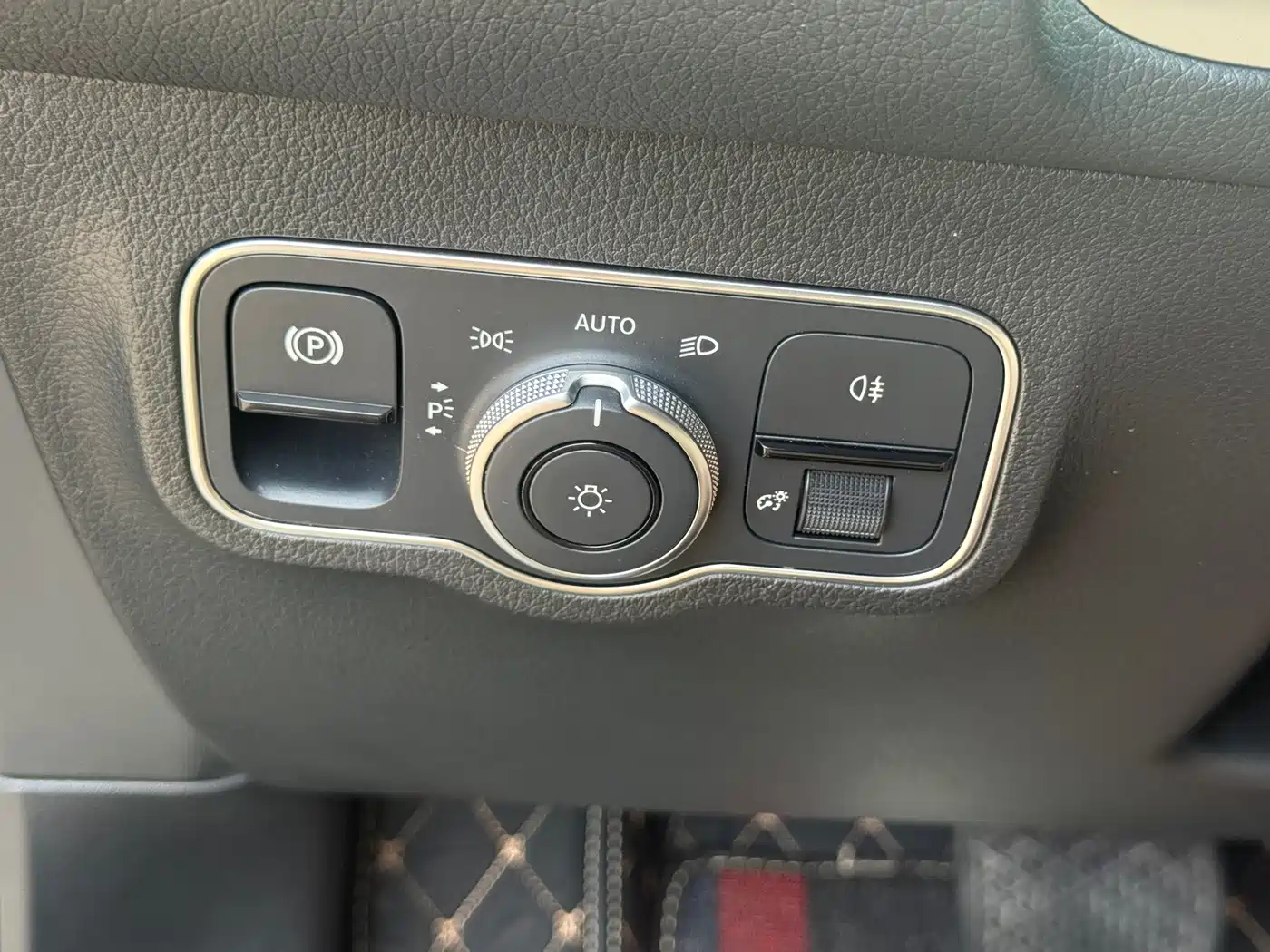 Mercedes-Benz GLB 2023 GLB 220 Style фото 23