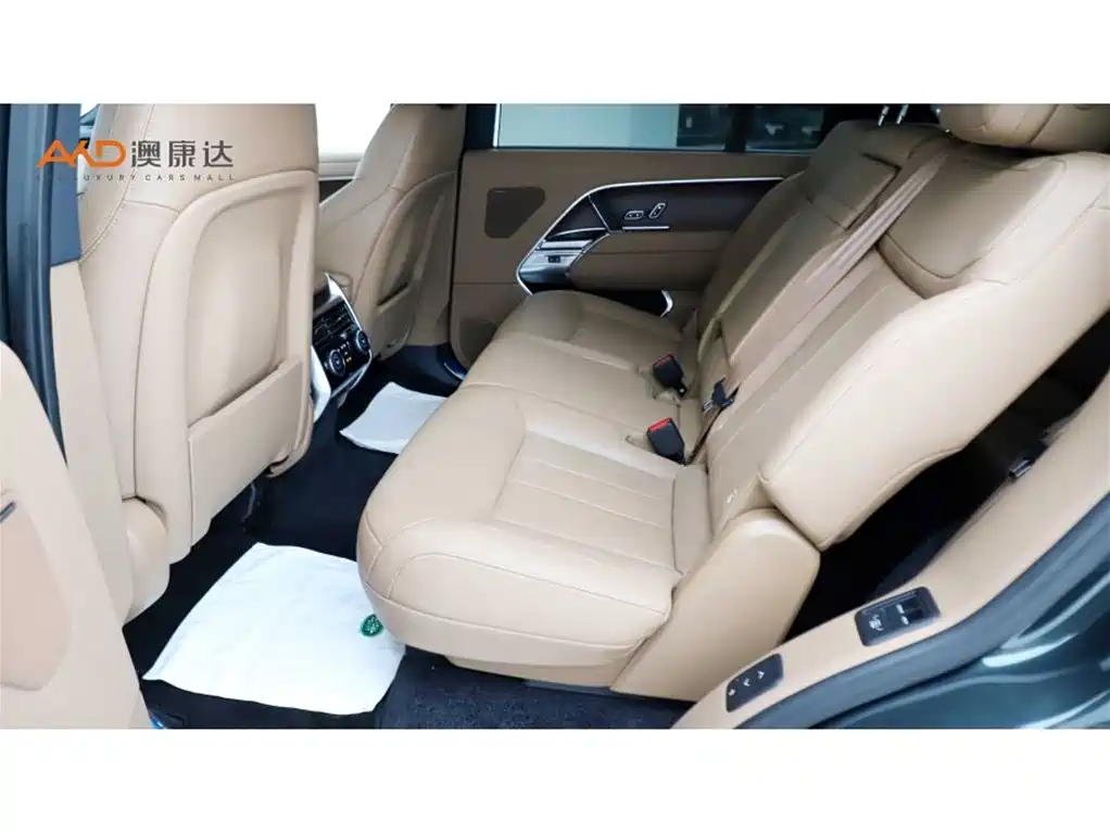 Land Rover Range Rover 2024 3.0 L6 400PS Golden Age Extended 7-Seater фото 7