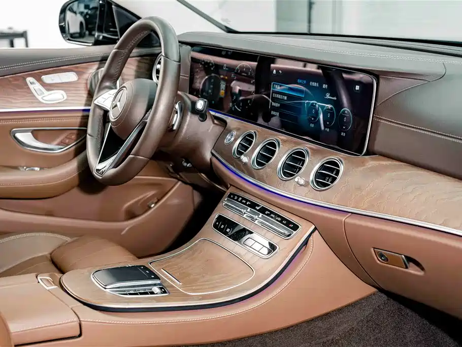 MERCEDES-BENZ E CLASS