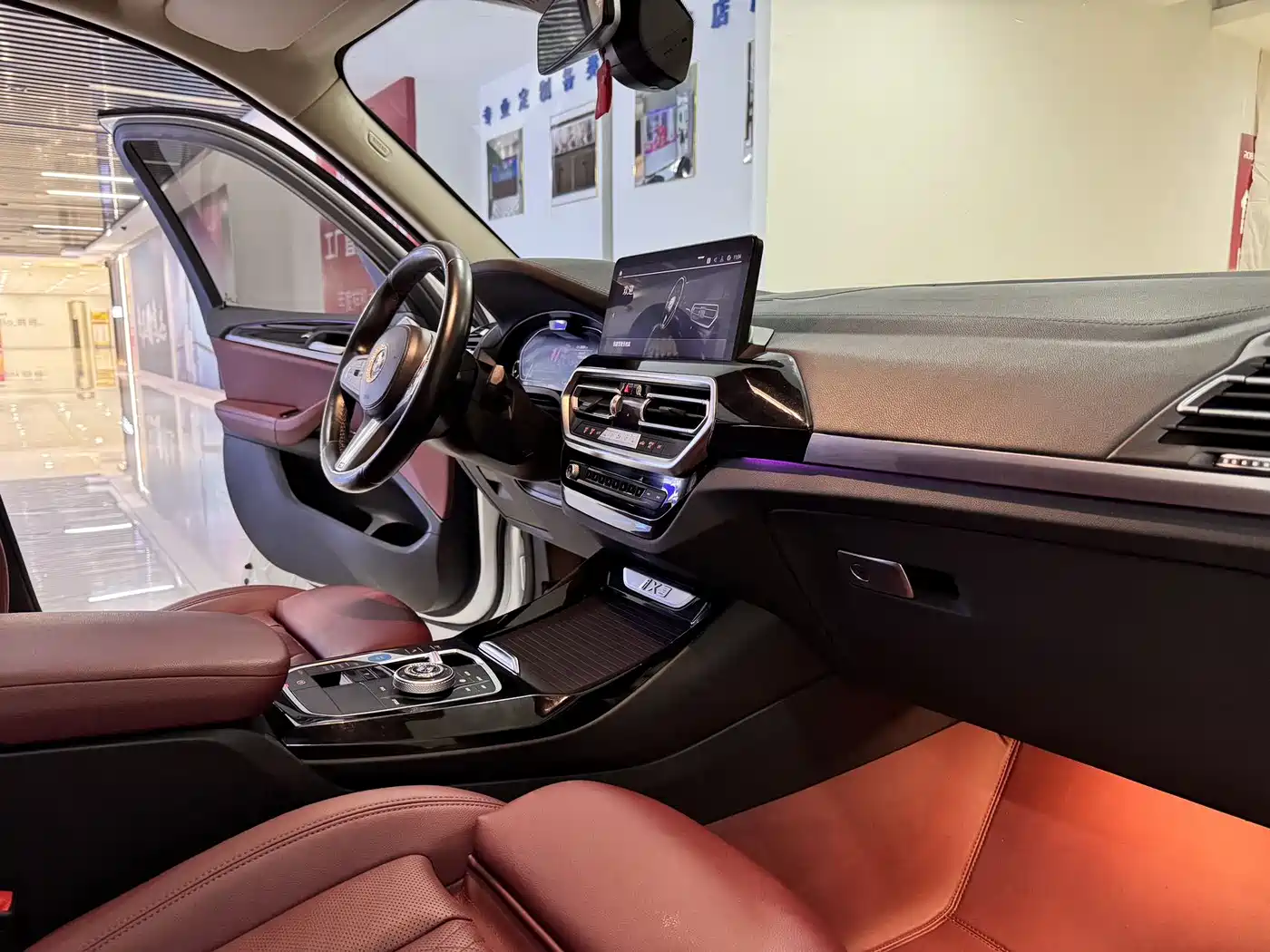 BMW iX3 2023 Leading Type фото 4