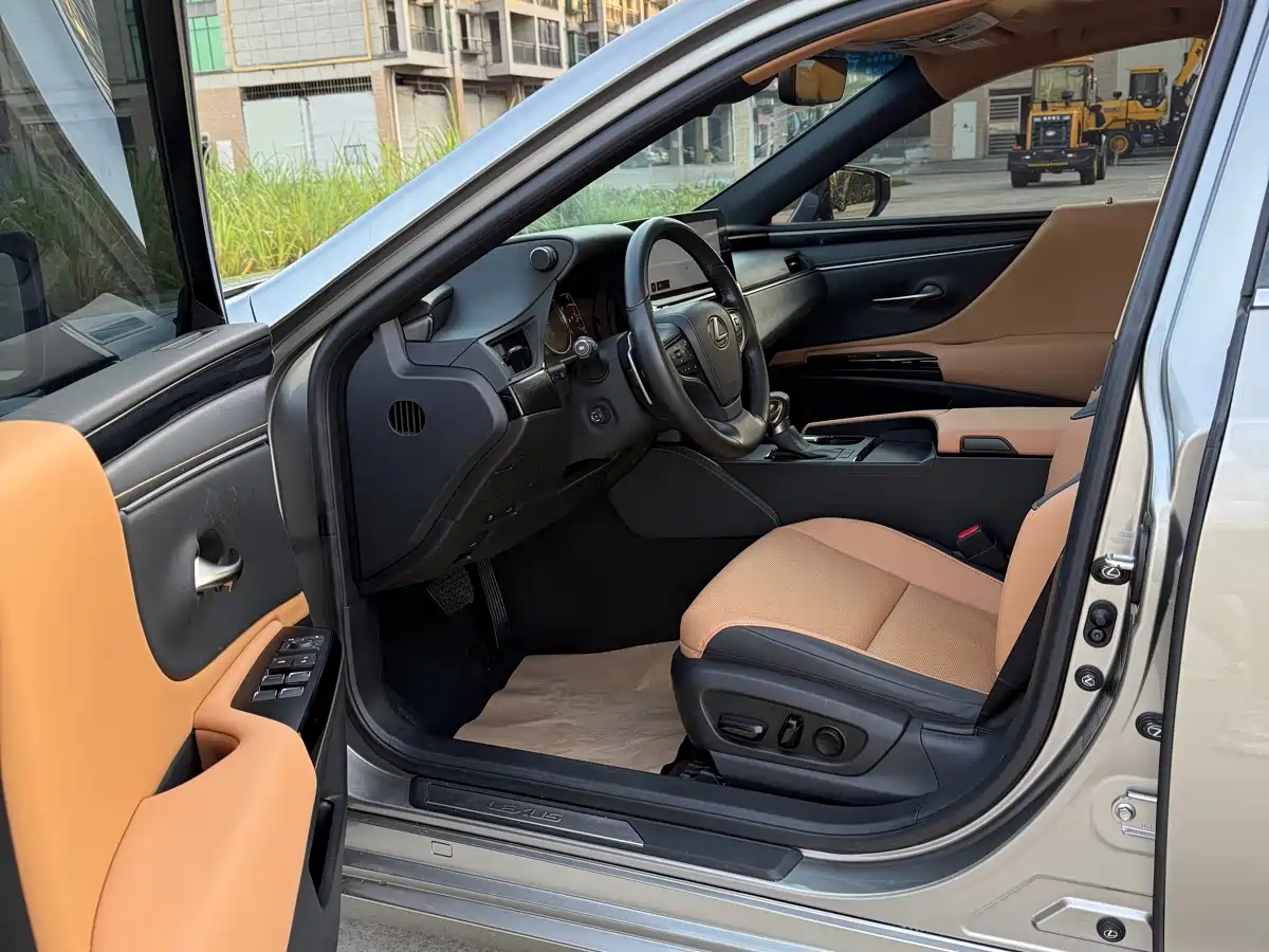 Lexus ES 2022 200 Excellence Edition фото 4