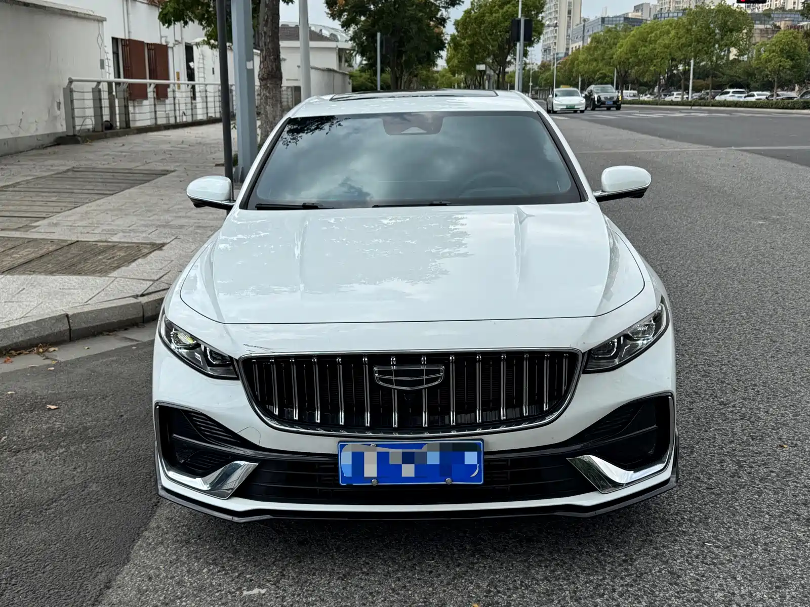 Фото 2 - Geely Preface