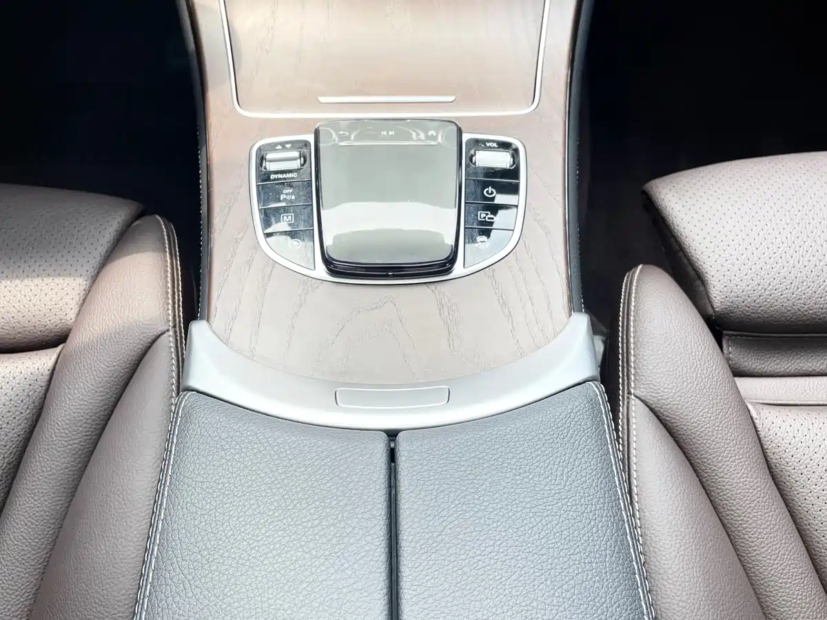 Mercedes-Benz GLC 2020 Facelift GLC 300 L 4MATIC Dynamic фото 15