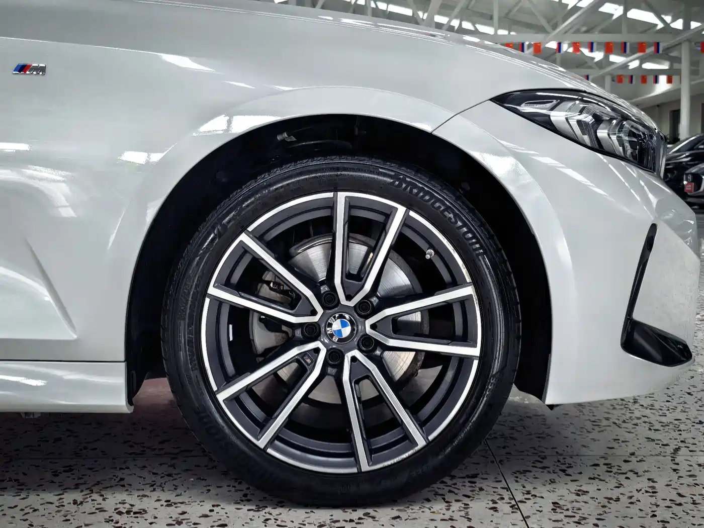 BMW 3 Series 2023 320Li M Sport Package фото 25