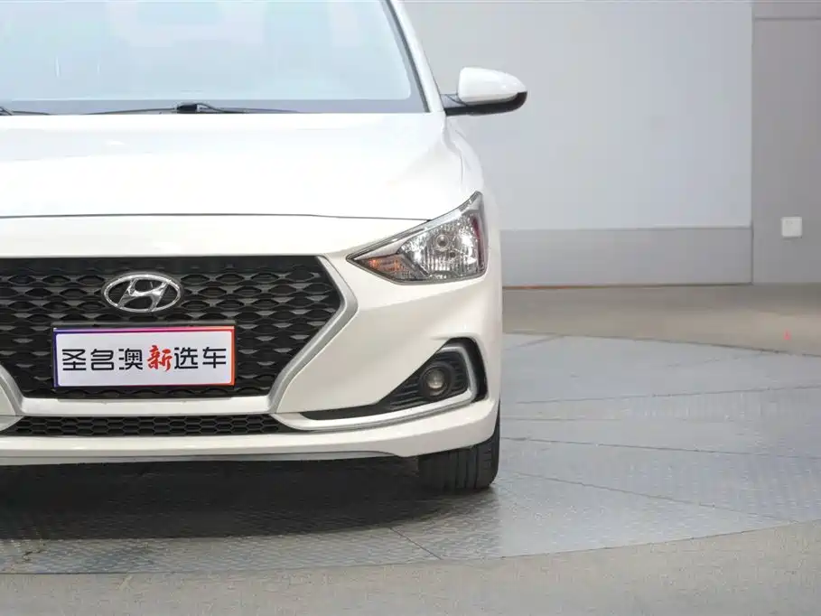 Hyundai Elantra 2018 1.6L Automatic Pleasing Edition GL China VI фото 3