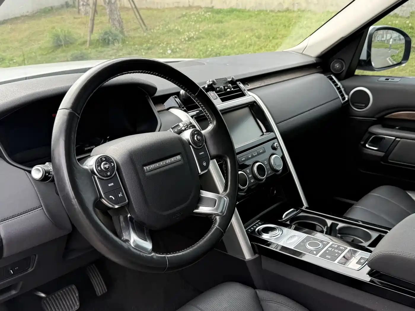 Land Rover Discovery 2018 3.0 SC V6 HSE фото 5