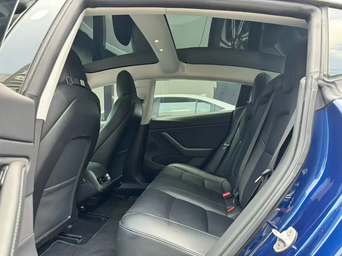 TESLA MODEL 3 (IMPORTED)