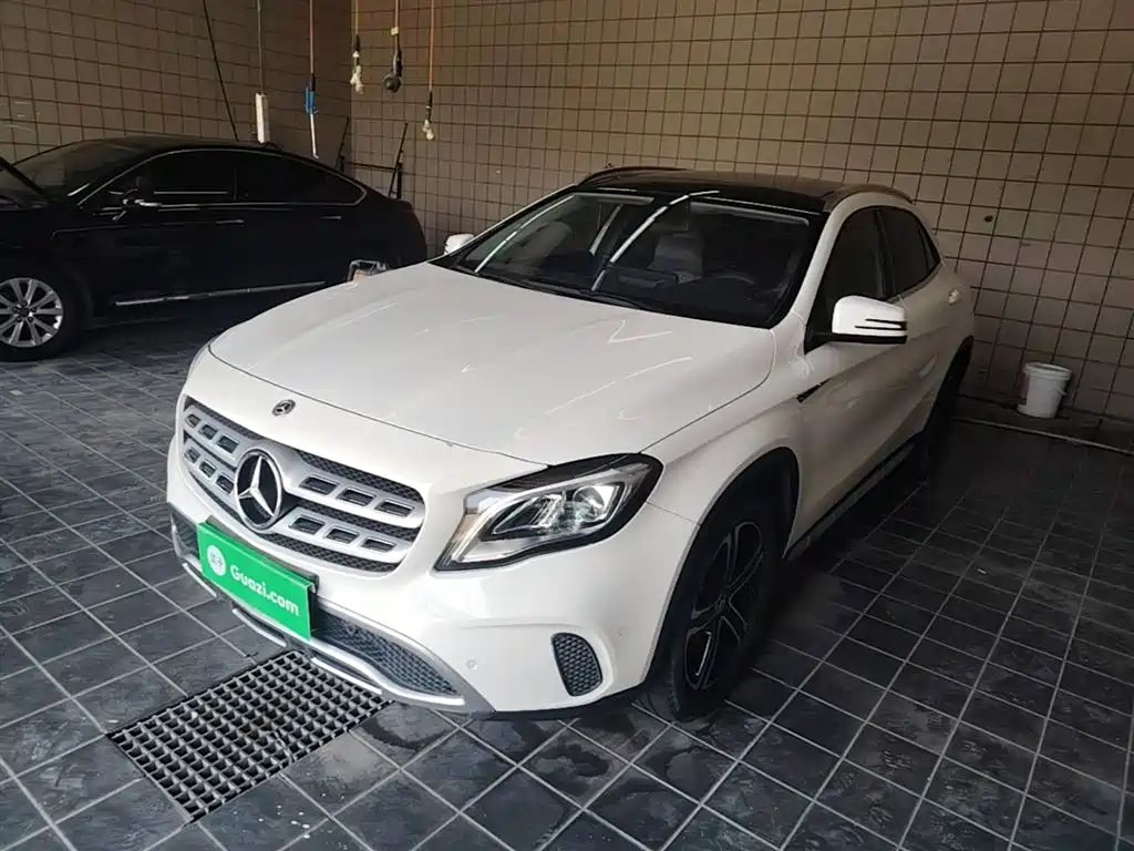 Mercedes-Benz GLA 2018 GLA 200 Fashion фото 2
