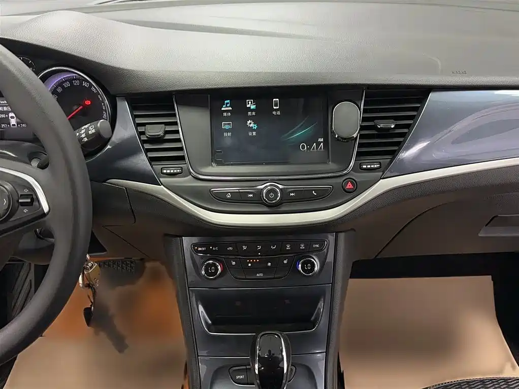 Buick Verano 2016 Hatchback 15S Automatic Leading фото 8