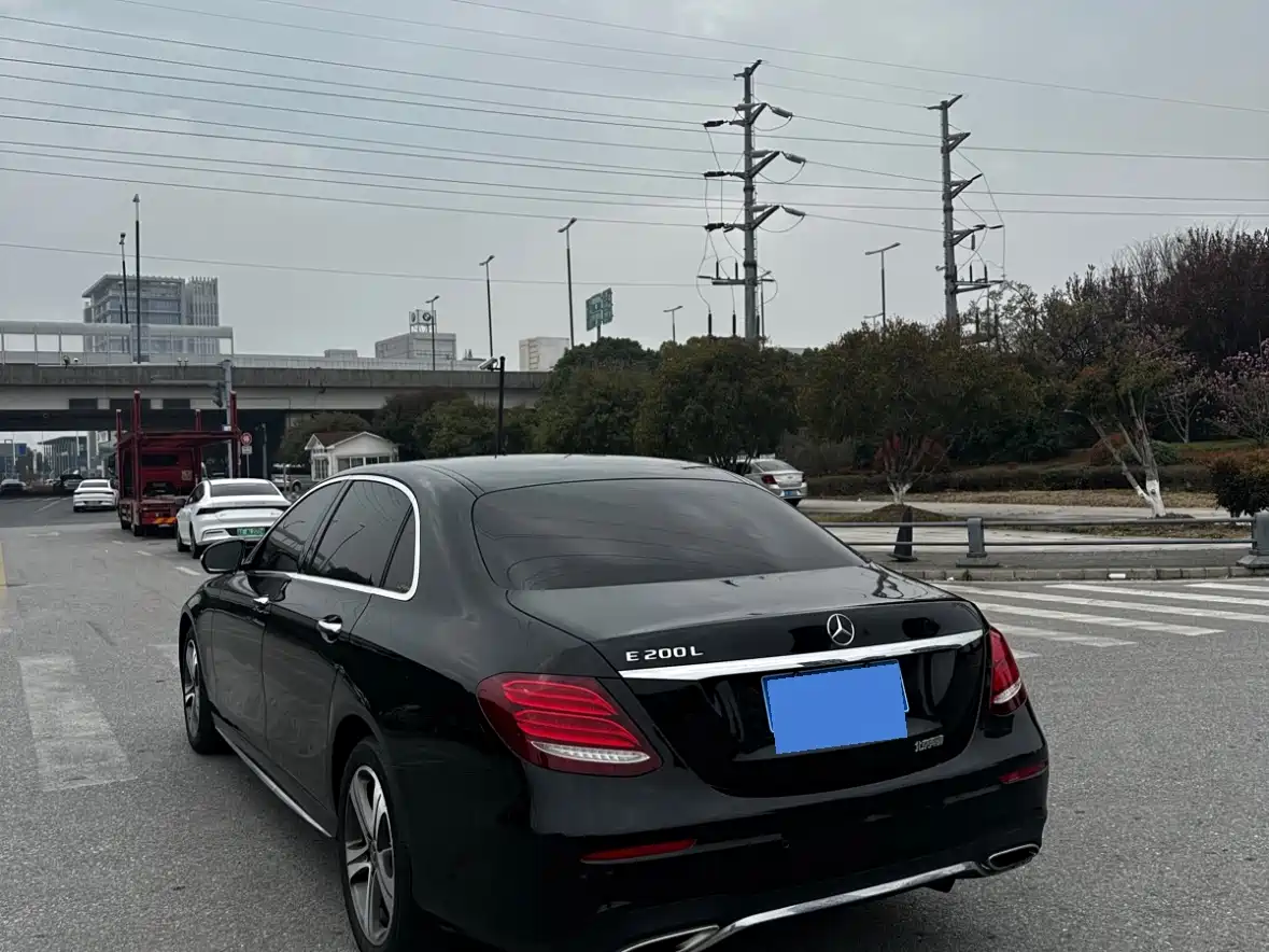 Mercedes-Benz E-Class 2020 Model E 260 L Sport фото 4