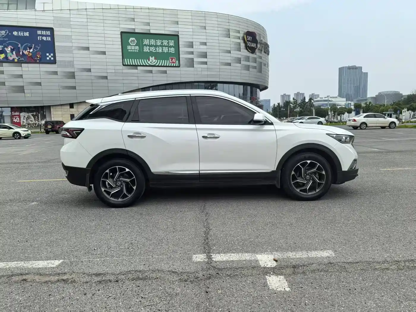 Dongfeng Aeolus Dongfeng Fengshen AX7 2020 2020 1.6T Auto AI Pioneer (China V)