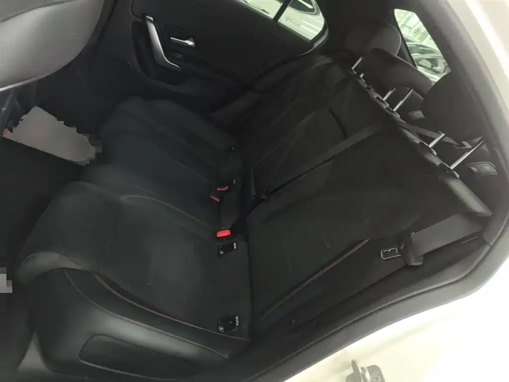Mercedes-Benz A-Class 2025 A 200 L Fashion Edition фото 17