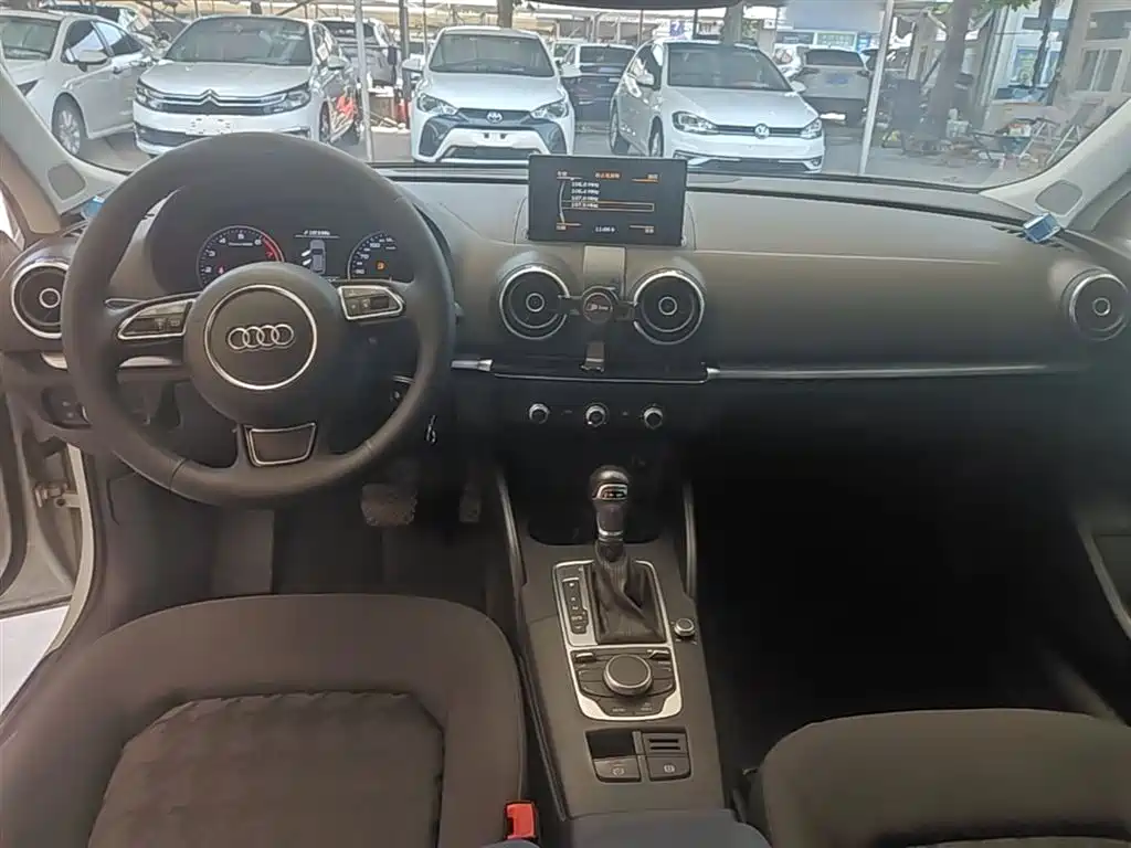 Audi A3 2014 Sportback 35 TFSI Automatic Fashion фото 10