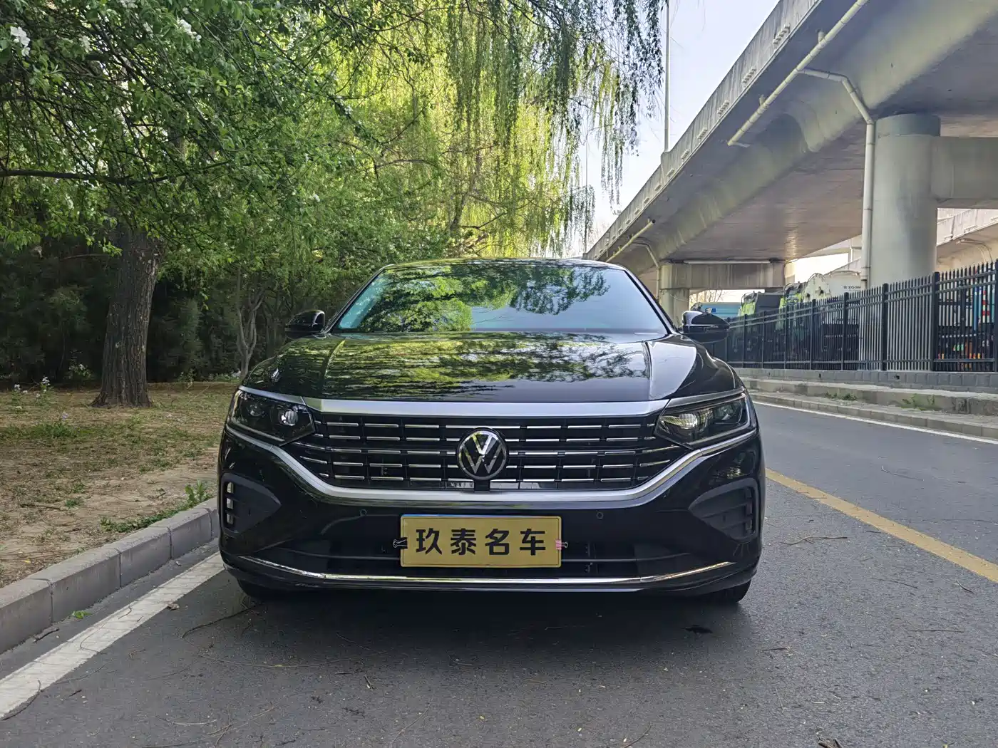 Volkswagen Passat 2025 Outstanding 380TSI Dragon Soaring Edition фото 2