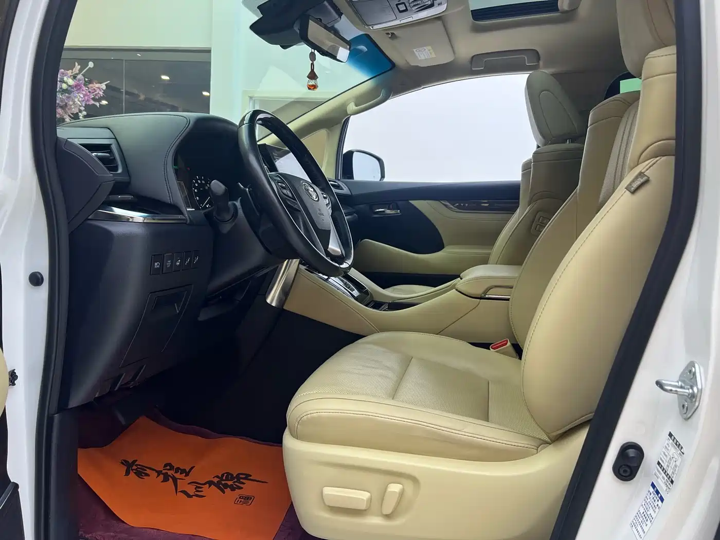 Toyota Alphard 2021 Hybrid 2.5L Luxury фото 11