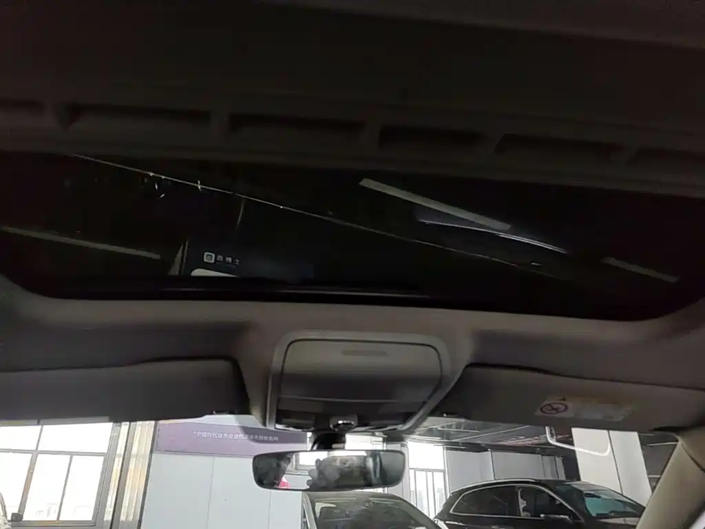 Volkswagen Sagitar 2018 180TSI DSG Premium Edition фото 18