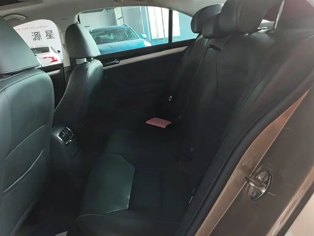 Volkswagen Sagitar 2018 180TSI DSG Premium Edition фото 17