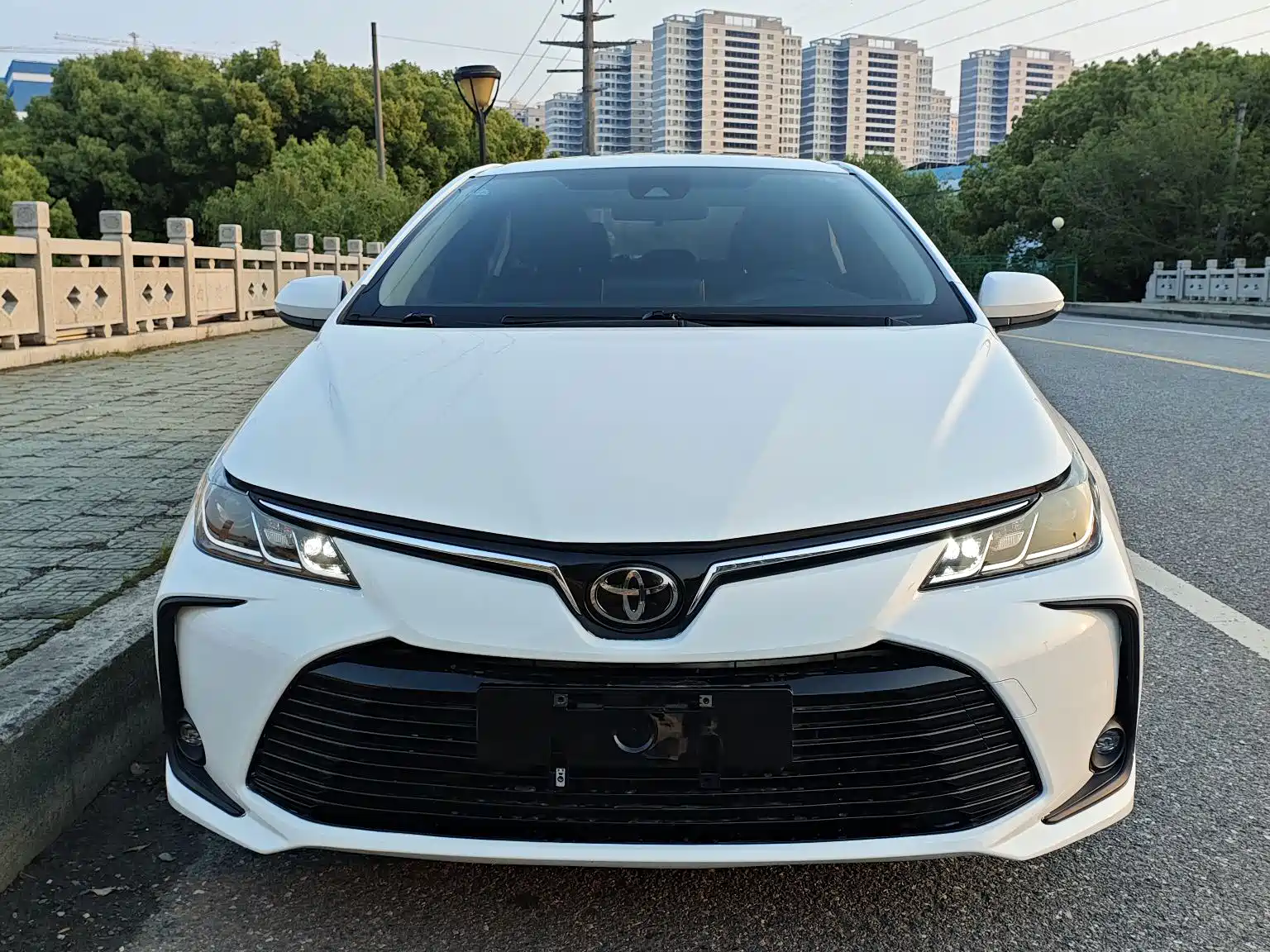 Photo 2 - Toyota Corolla
