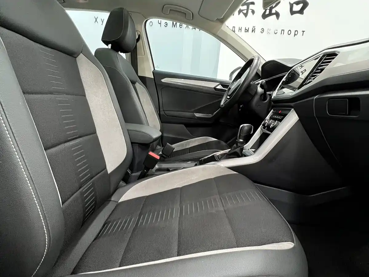 VOLKSWAGEN T-ROC EXPLORING SONGS