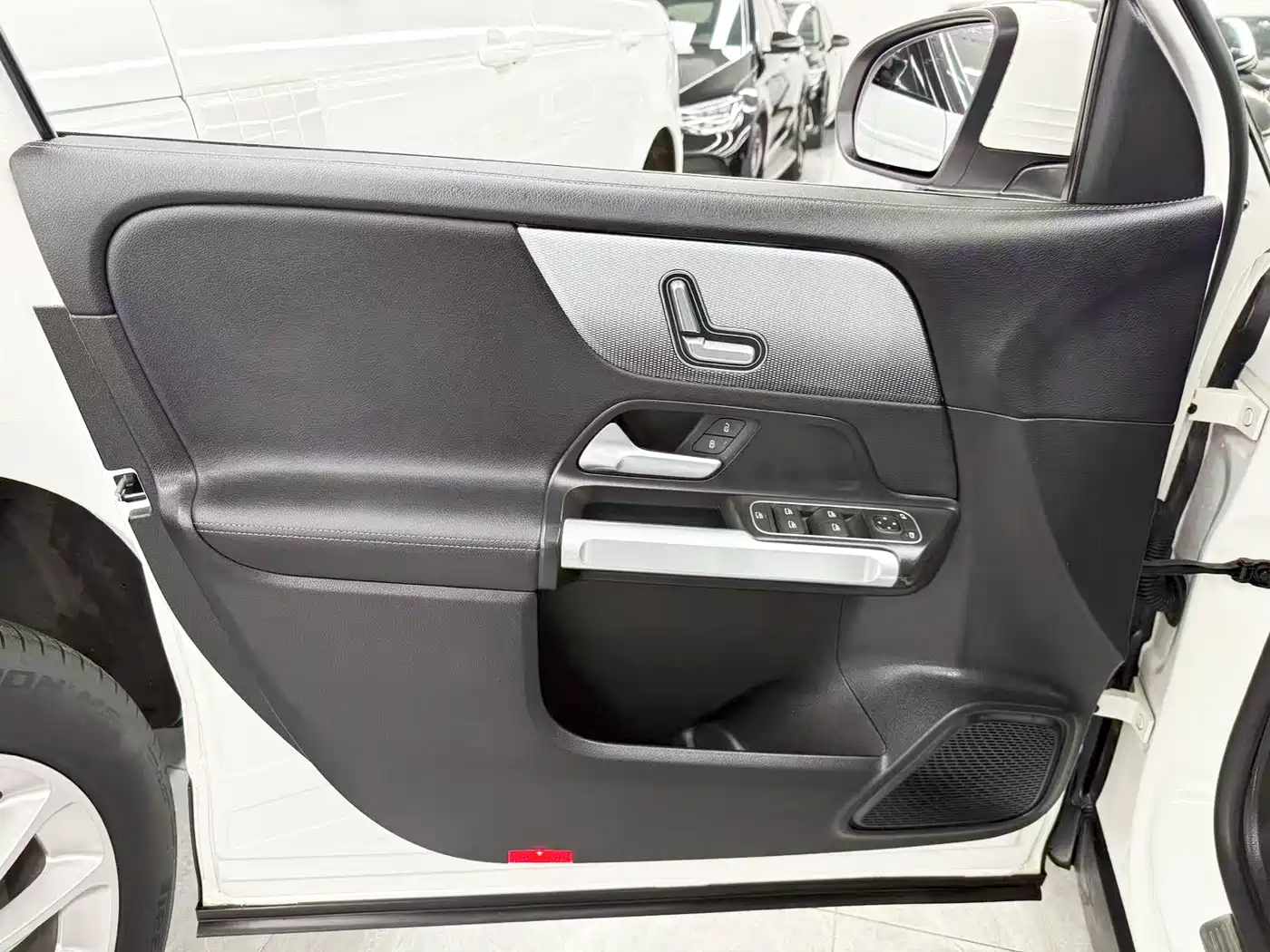 Mercedes-Benz GLB 2023 GLB 200 Dynamic фото 10
