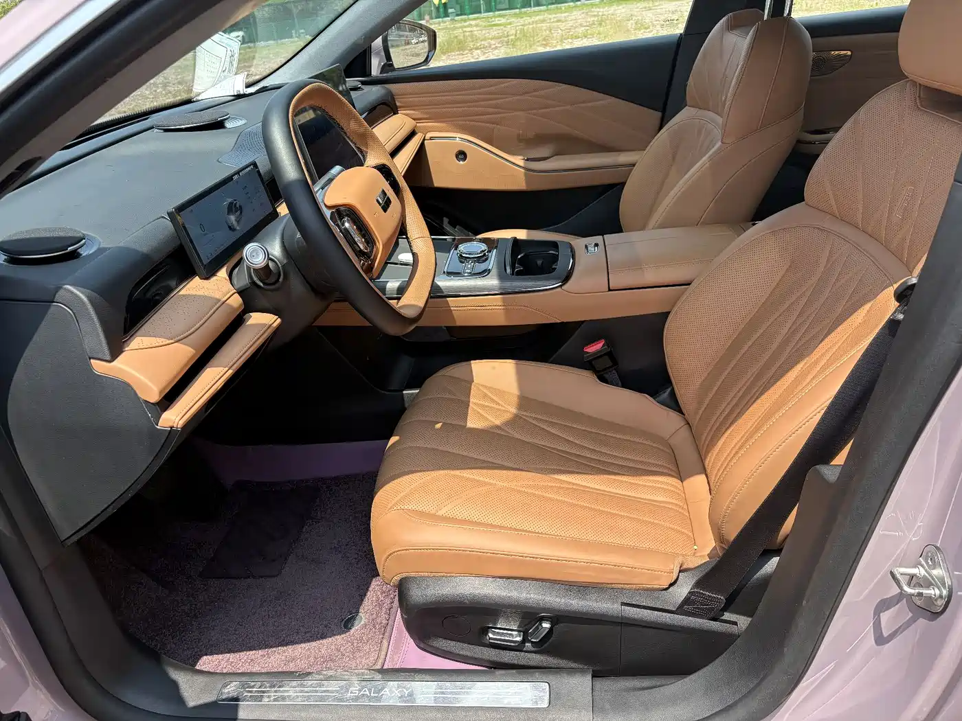 Geely Galaxy Galaxy Xingyao 8 2025 60km EM-i Luxury Edition фото 8