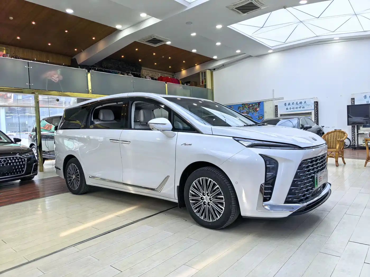 Buick GL8 New Energy 2024 Landglory Luxury Edition 7-Seater фото 3