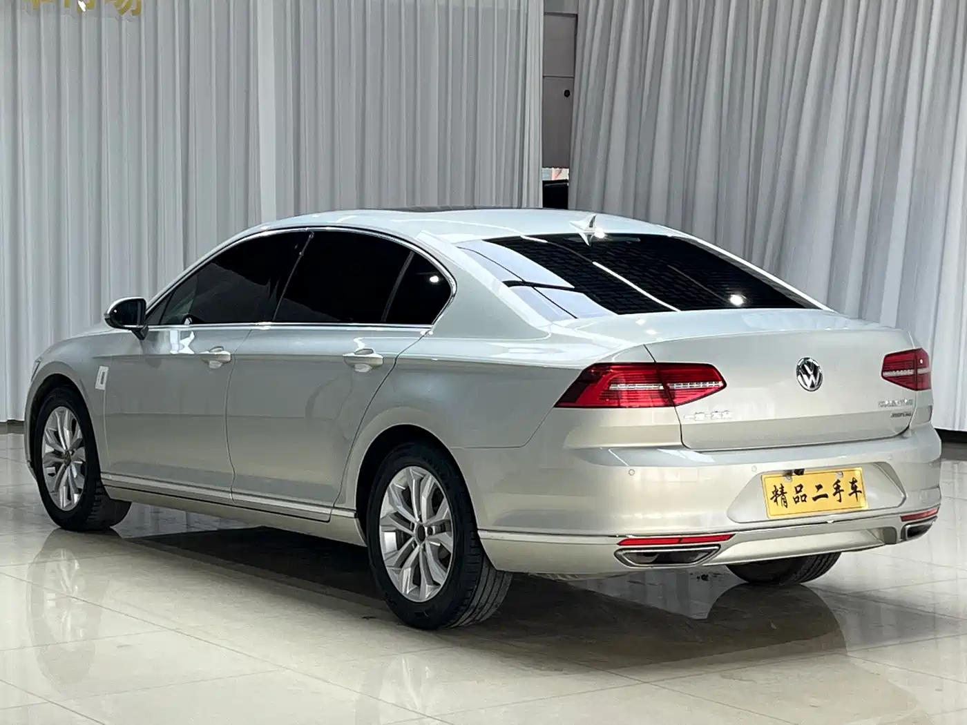 Volkswagen Magotan 2018 380TSI DSG Luxury фото 6