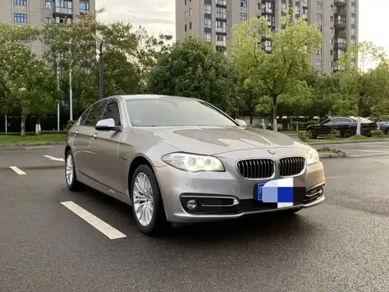 Фото 3 - BMW 5 Series