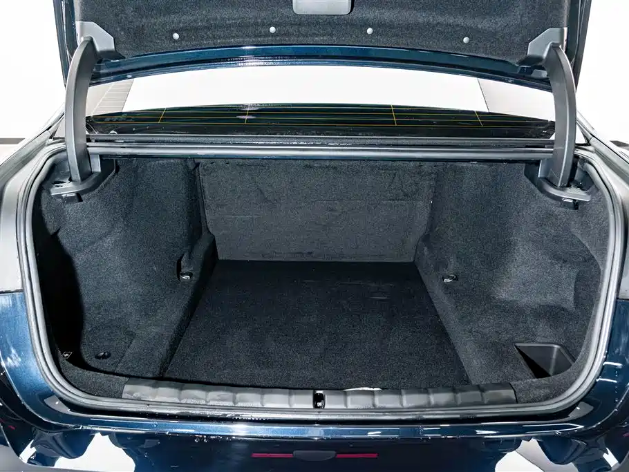 BMW 7 Series 2023 Facelift 740Li Exclusive M Sport Package фото 26