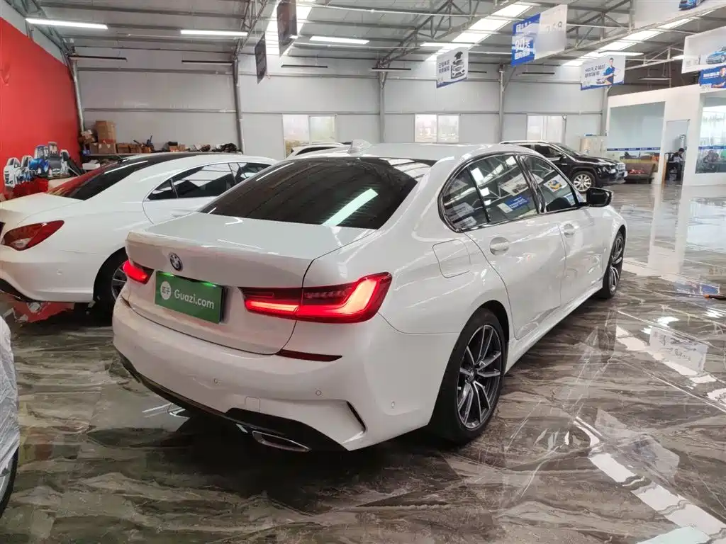 BMW 3-SERIES