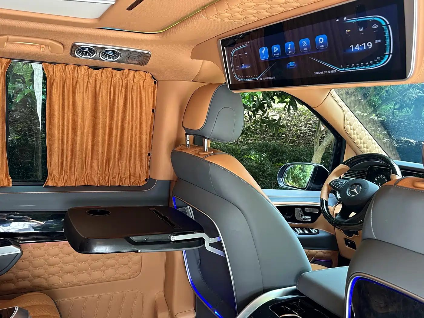 Mercedes-Benz Vito 2023 2.0T Elite 7-Seater фото 9