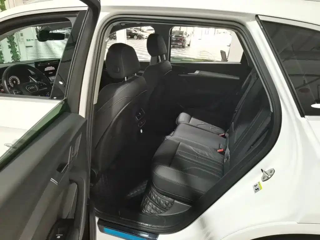Photo 17 - Audi Q5L