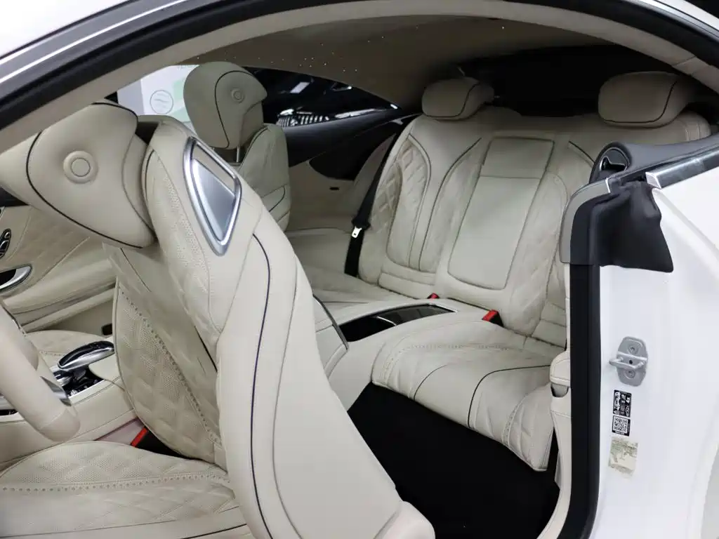 Фото 26 - Mercedes-Benz S-Class