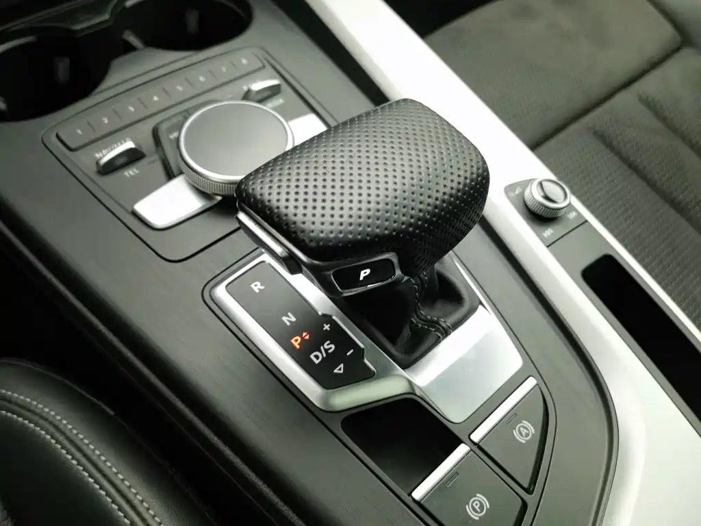 Audi A4 (Import) 2020 2020 Avant Pioneer 40 TFSI Luxury Sport