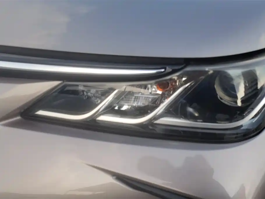 Toyota Corolla 2019 1.2T S-CVT GL Pioneer Edition фото 5