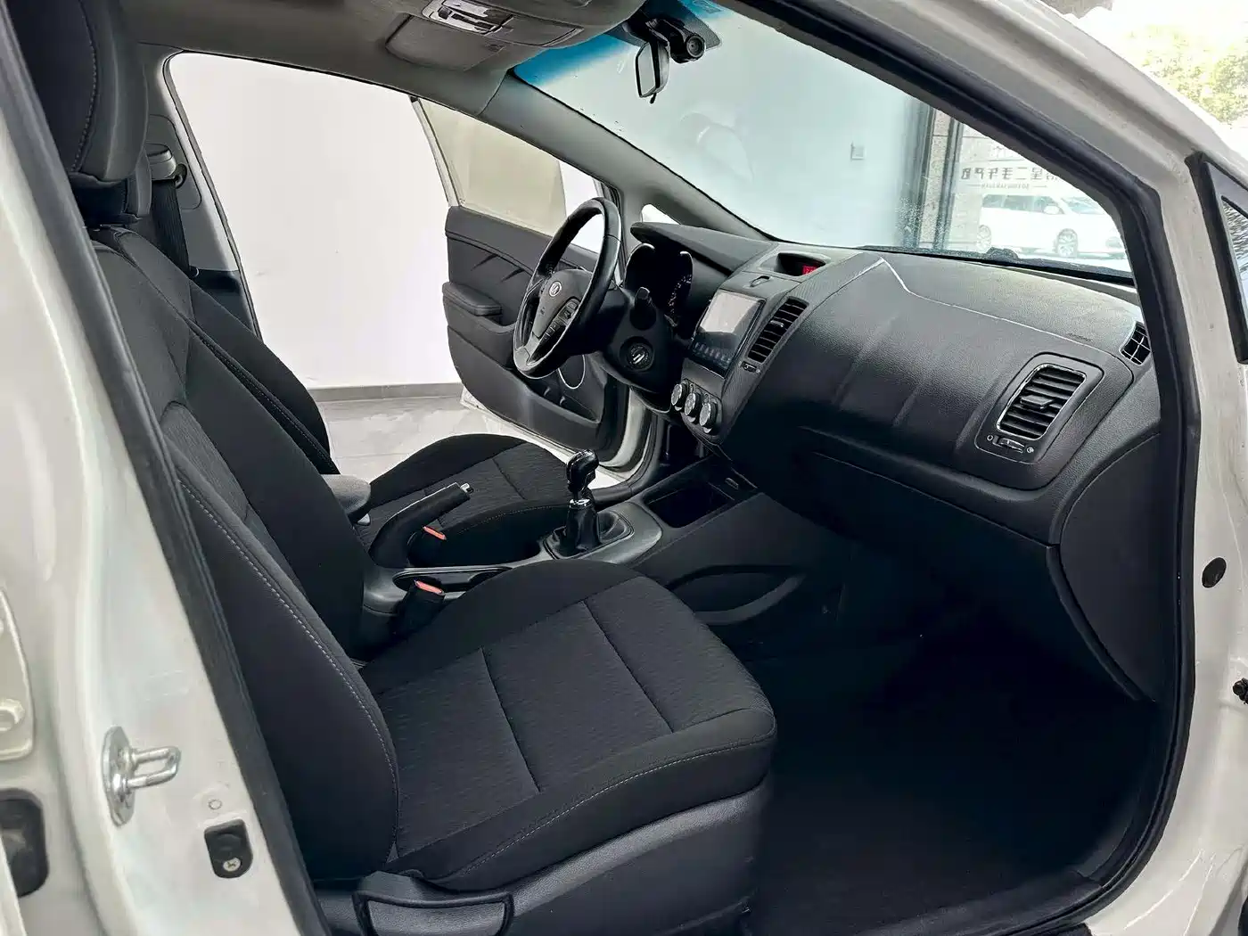 Kia K3 2015 1.6L Manual GLS фото 4