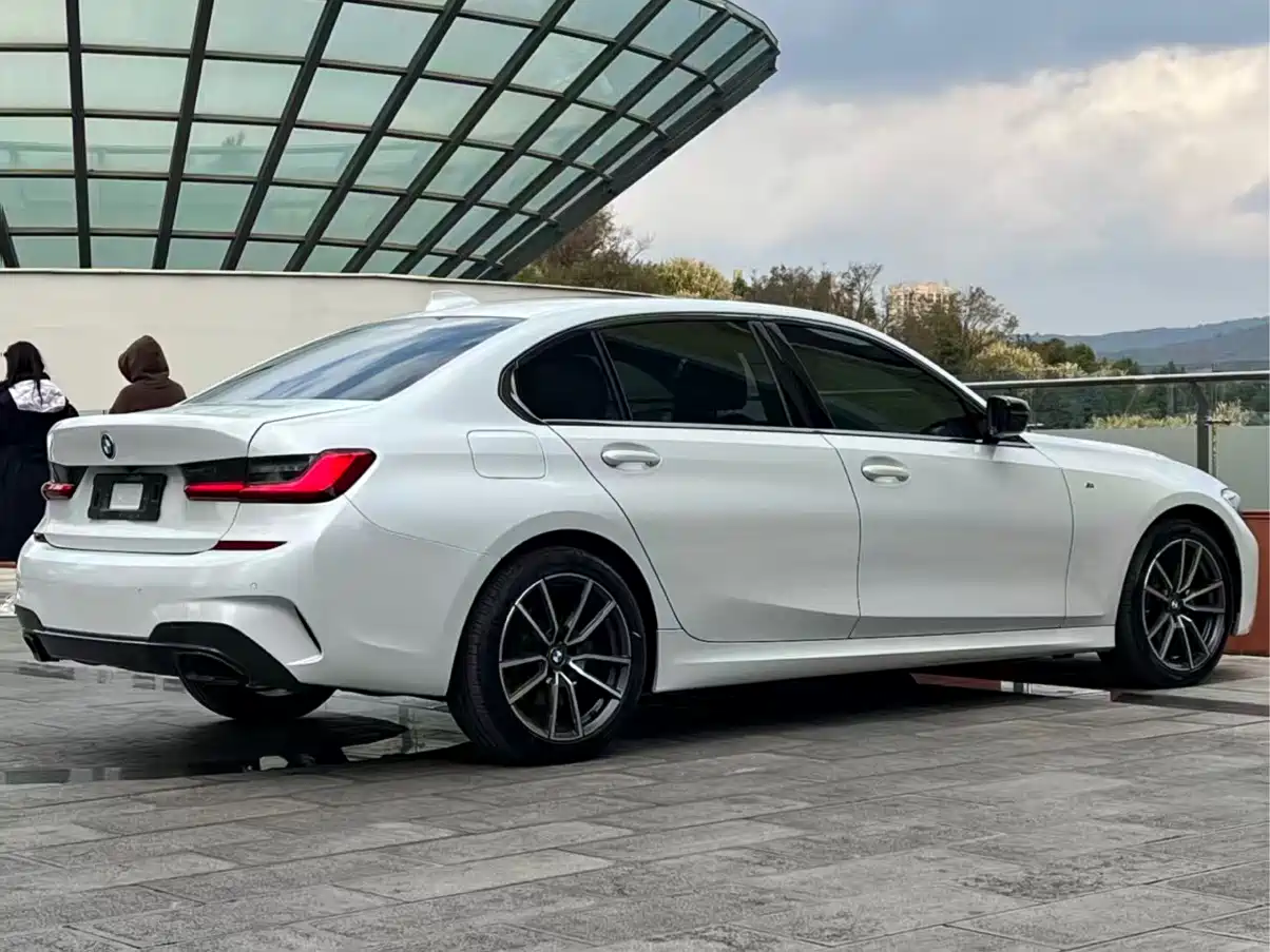 BMW 3-SERIES