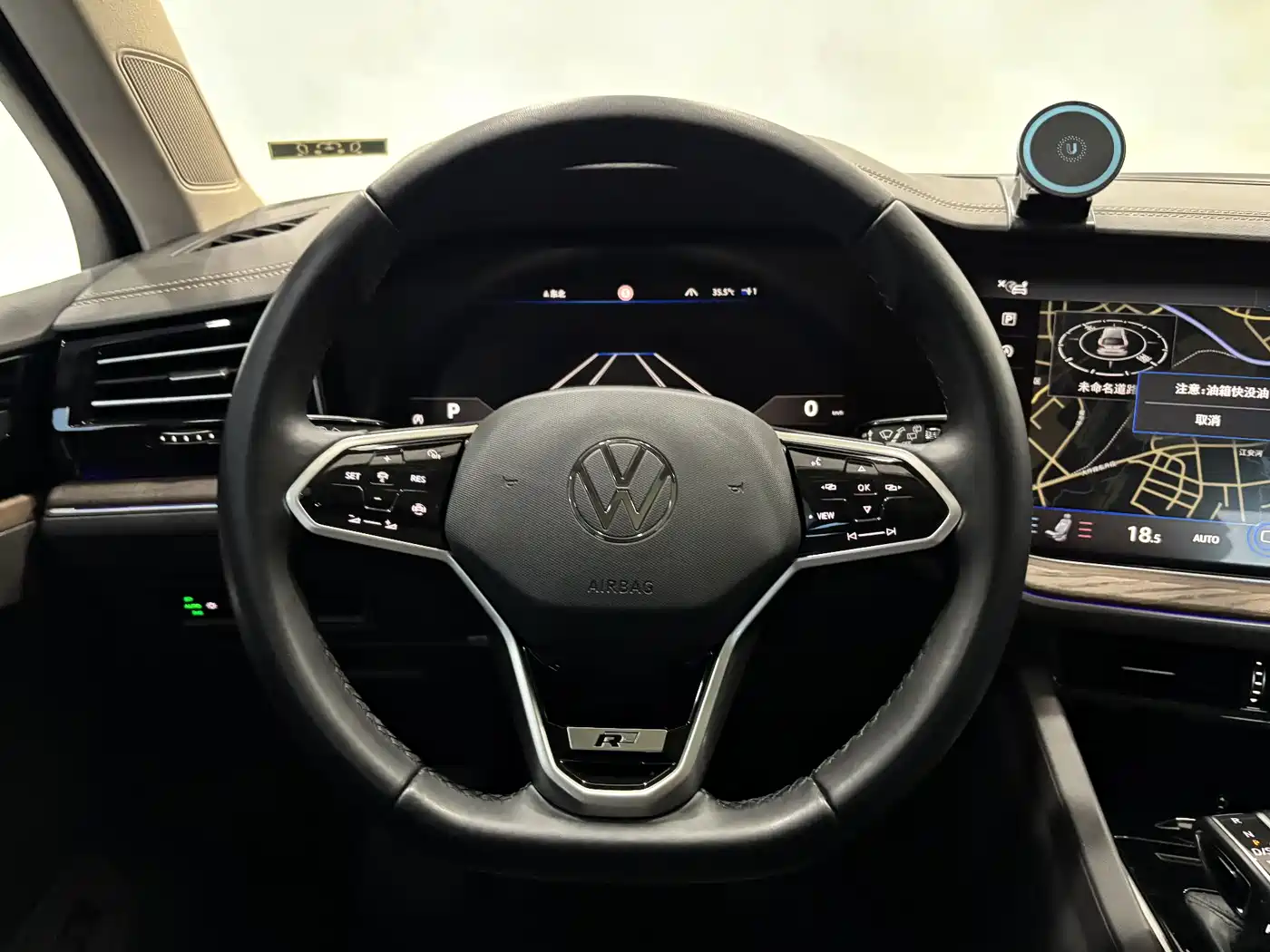 Volkswagen Touareg 2022 3.0TSI Rui Xiang Edition Classic Sport Package фото 16