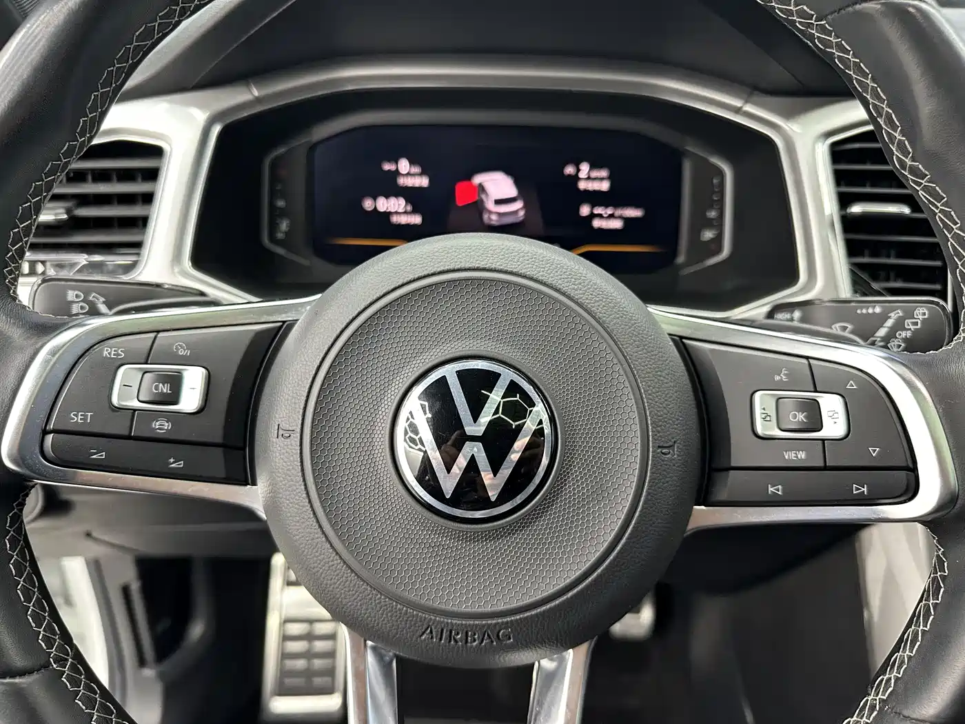 VOLKSWAGEN T-ROC EXPLORING SONGS