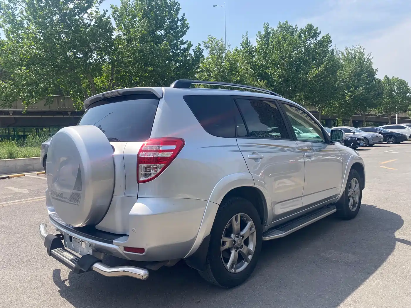 Toyota RAV4 Rongfang 2013 Special Edition 2.0L Auto Classic фото 5
