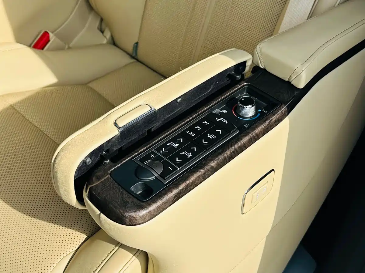 Toyota Alphard 2021 Hybrid 2.5L Premium фото 21