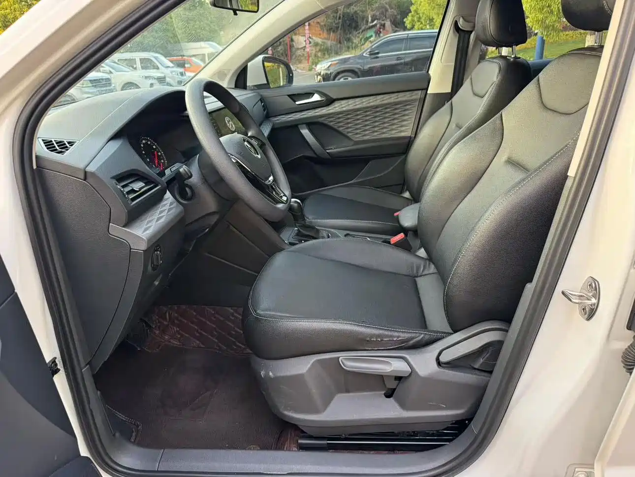 Volkswagen Tharu 2021 Model 280TSI 2WD Trend Edition фото 5