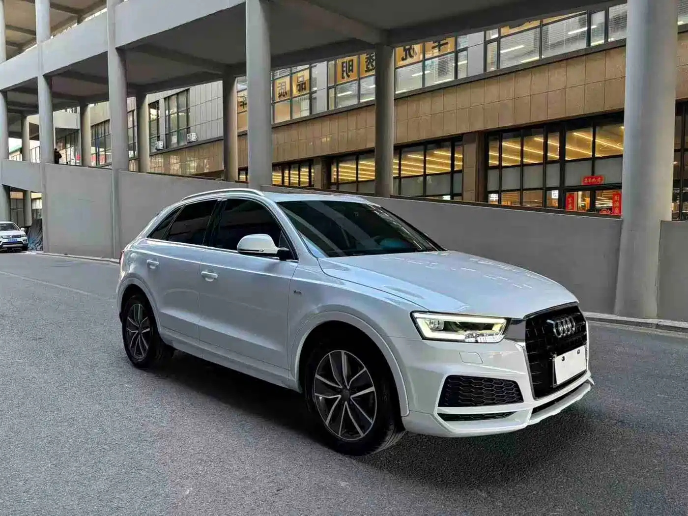 Audi Q3 2018 30 TFSI Fashion Collector's Edition фото 3