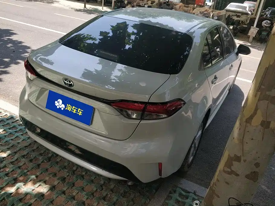 Toyota Levin 2019 Hybrid 1.8H E-CVT Luxury Edition China VI фото 3