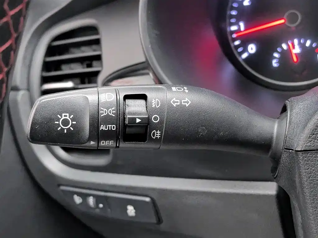 Kia KX CROSS 2019 1.6L Automatic Smart Sunroof Edition China VI фото 21