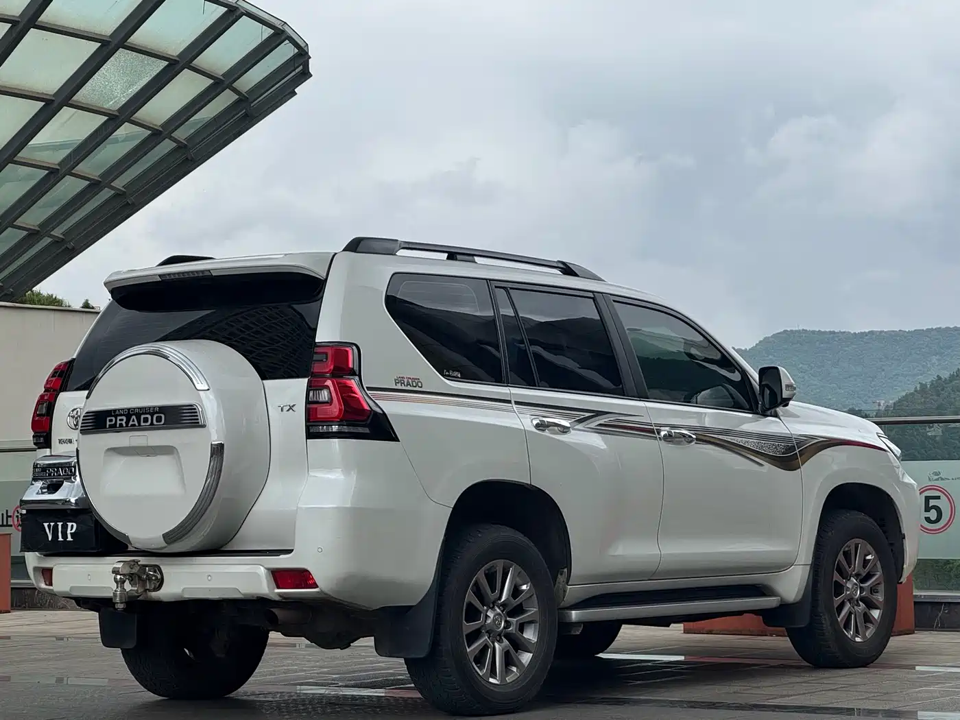 Toyota Prado 2019 3.5L Automatic TX-L Zunxiang Edition with Rear-mounted Spare Tire фото 5