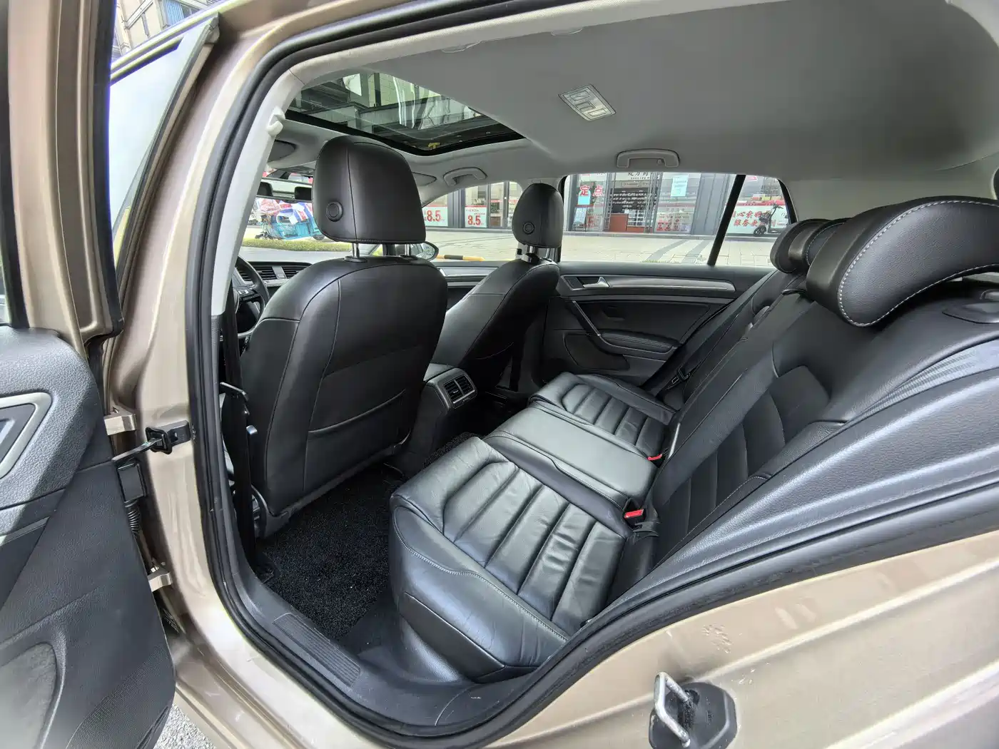 Volkswagen Golf 2015 1.4TSI Automatic Luxury фото 8
