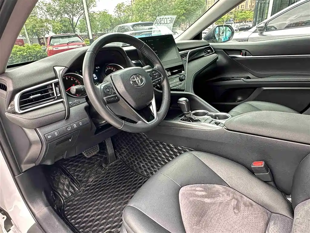 Toyota Camry 2021 2.0S Sporty Edition фото 10